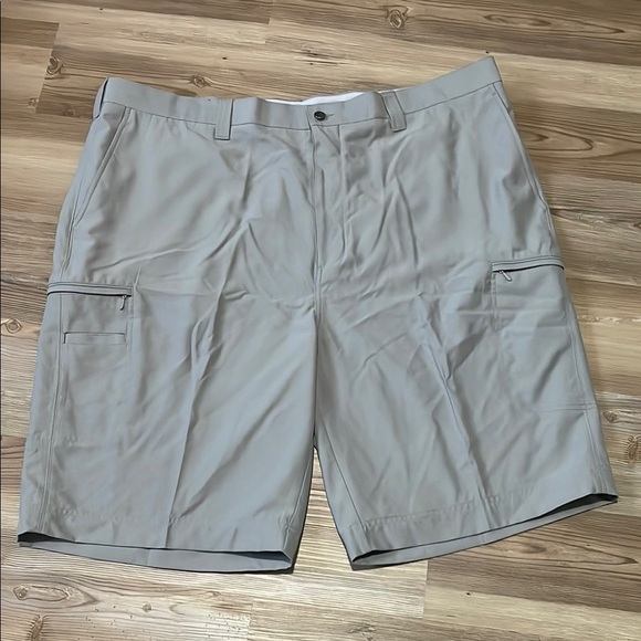 Callaway Big & Tall Golf Shorts Mens 44B Gray Perforamance Zip Cargo Pockets - Picture 2 of 11